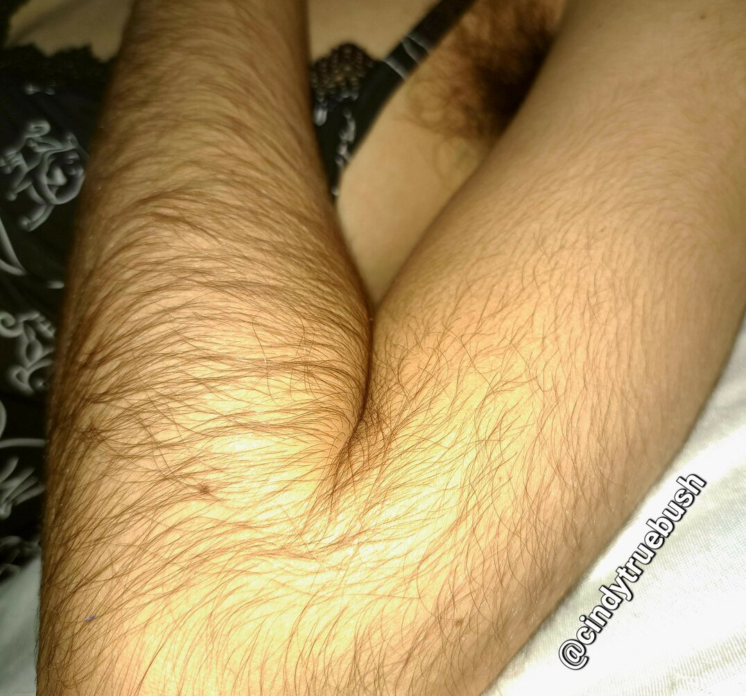 hairy-women gallery photo #2137