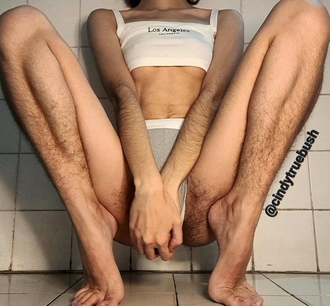 hairy-women gallery photo #2152