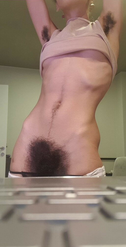 hairy-women gallery photo #2335