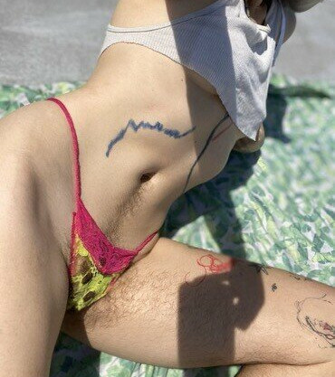 hairy-women gallery photo #2389