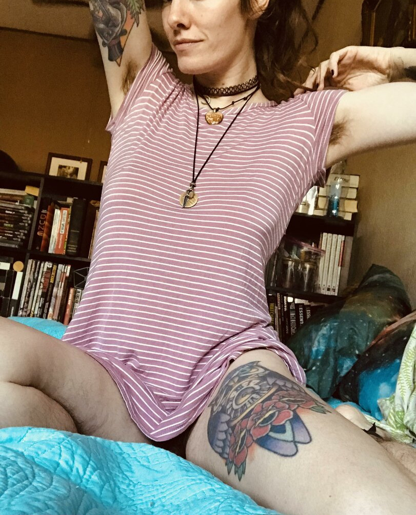 hairy-women gallery photo #2417