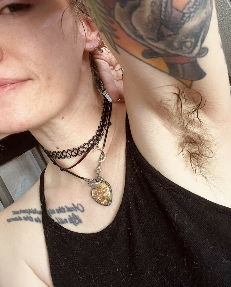 hairy-women gallery photo #2432