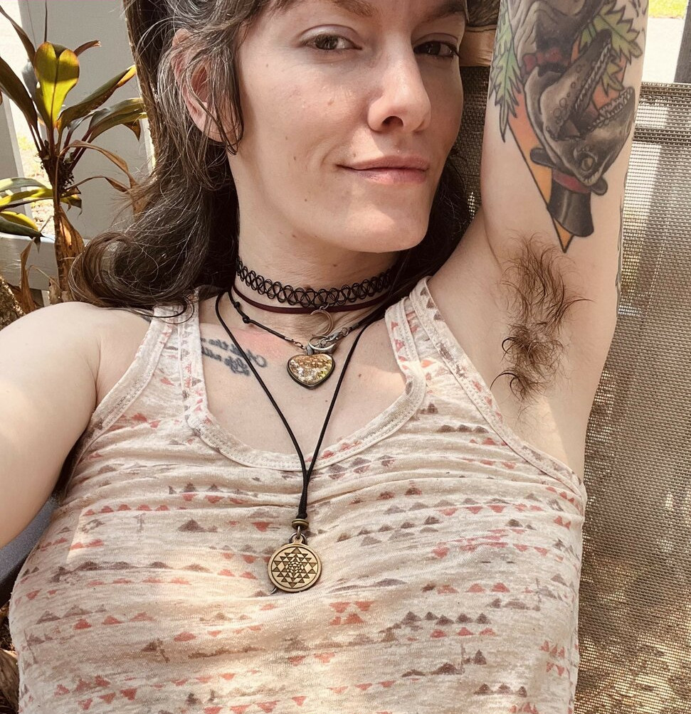 hairy-women gallery photo #2436