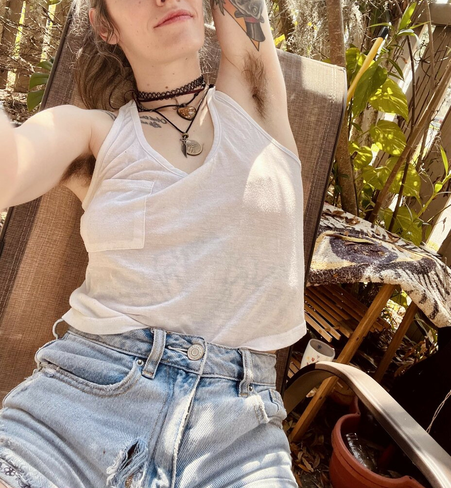 hairy-women gallery photo #2441