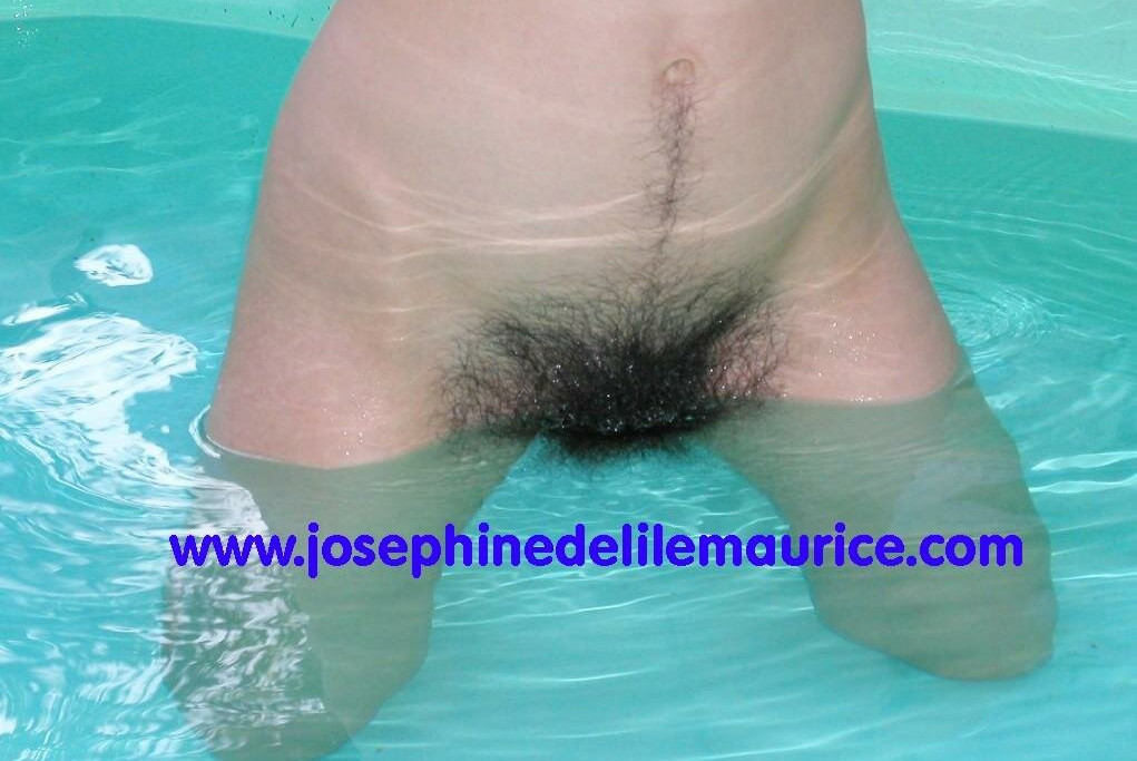 hairy-women gallery photo #3039