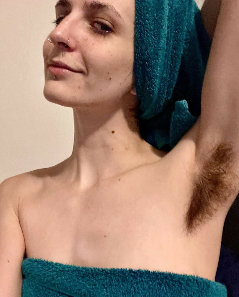 hairy-women gallery photo #947