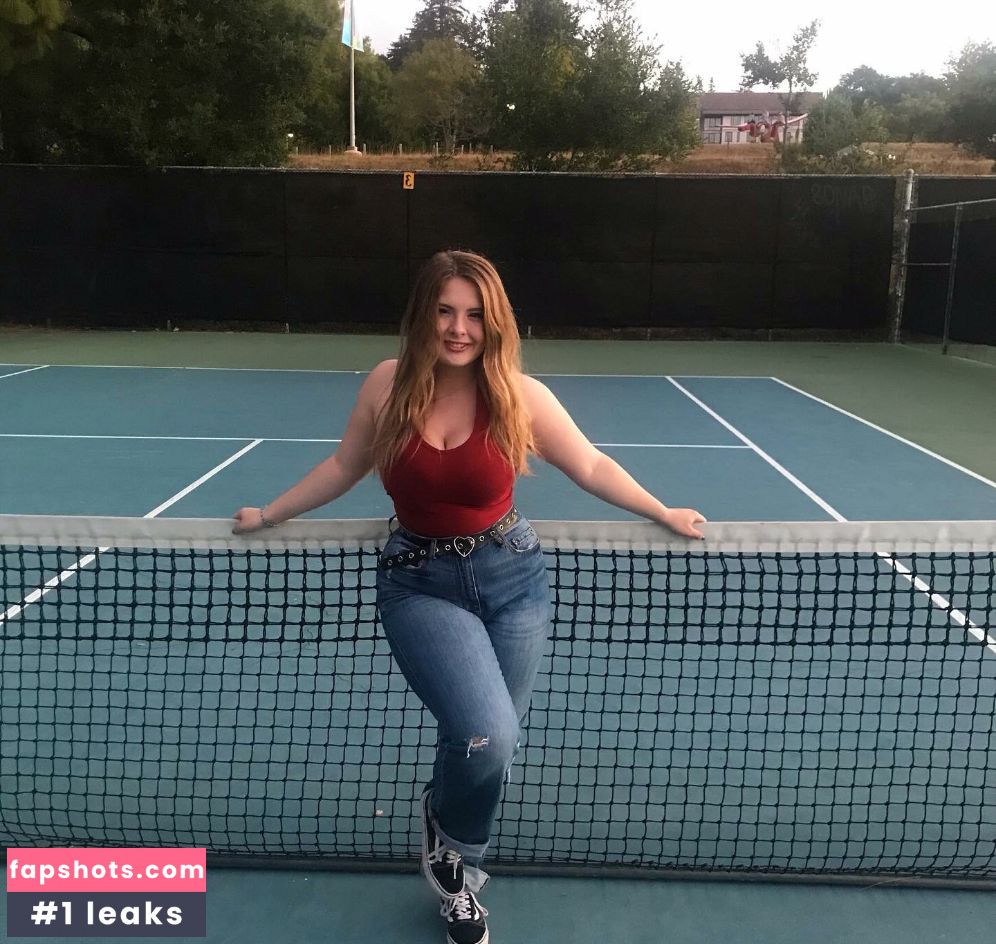 Haley E gallery photo #13