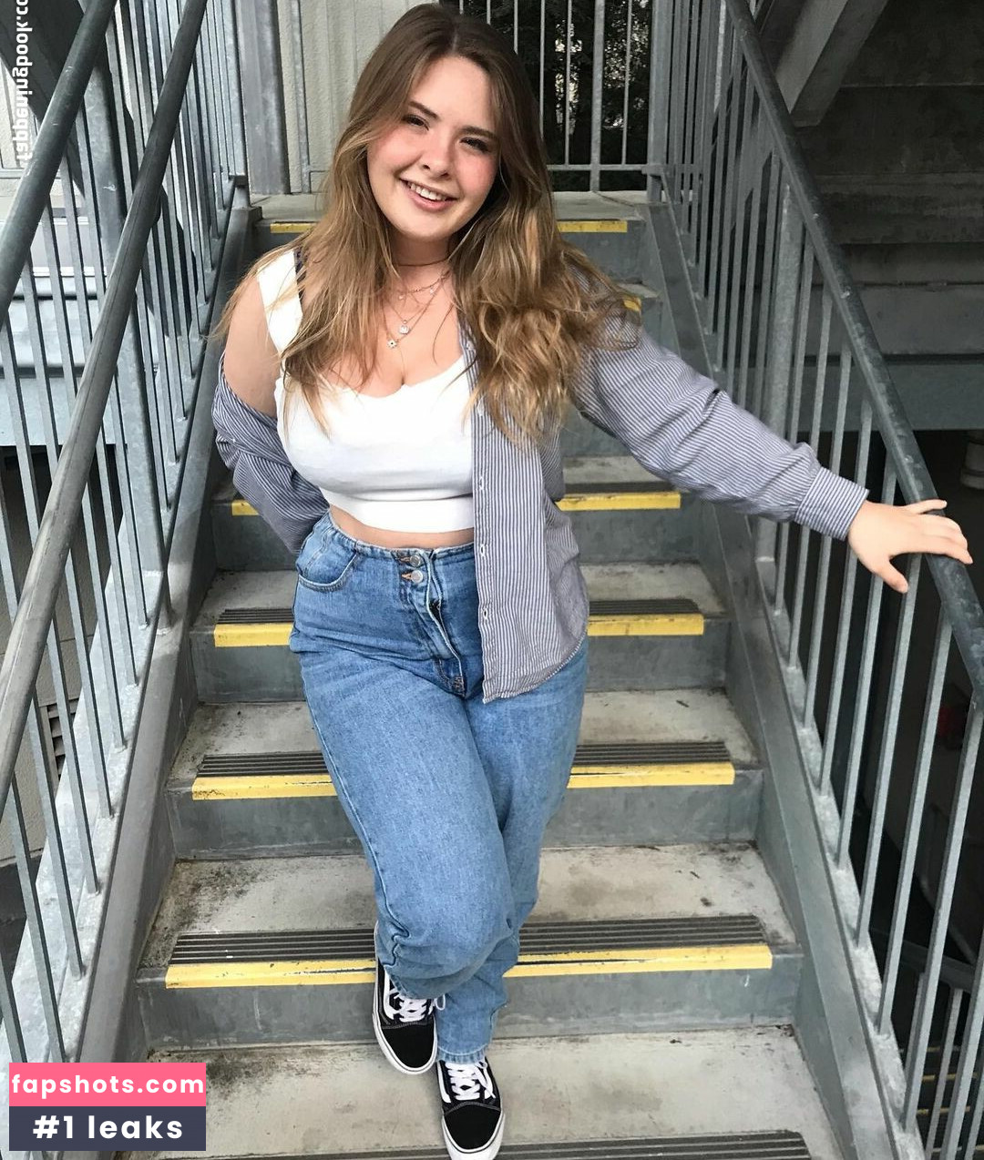 Haley E gallery photo #10