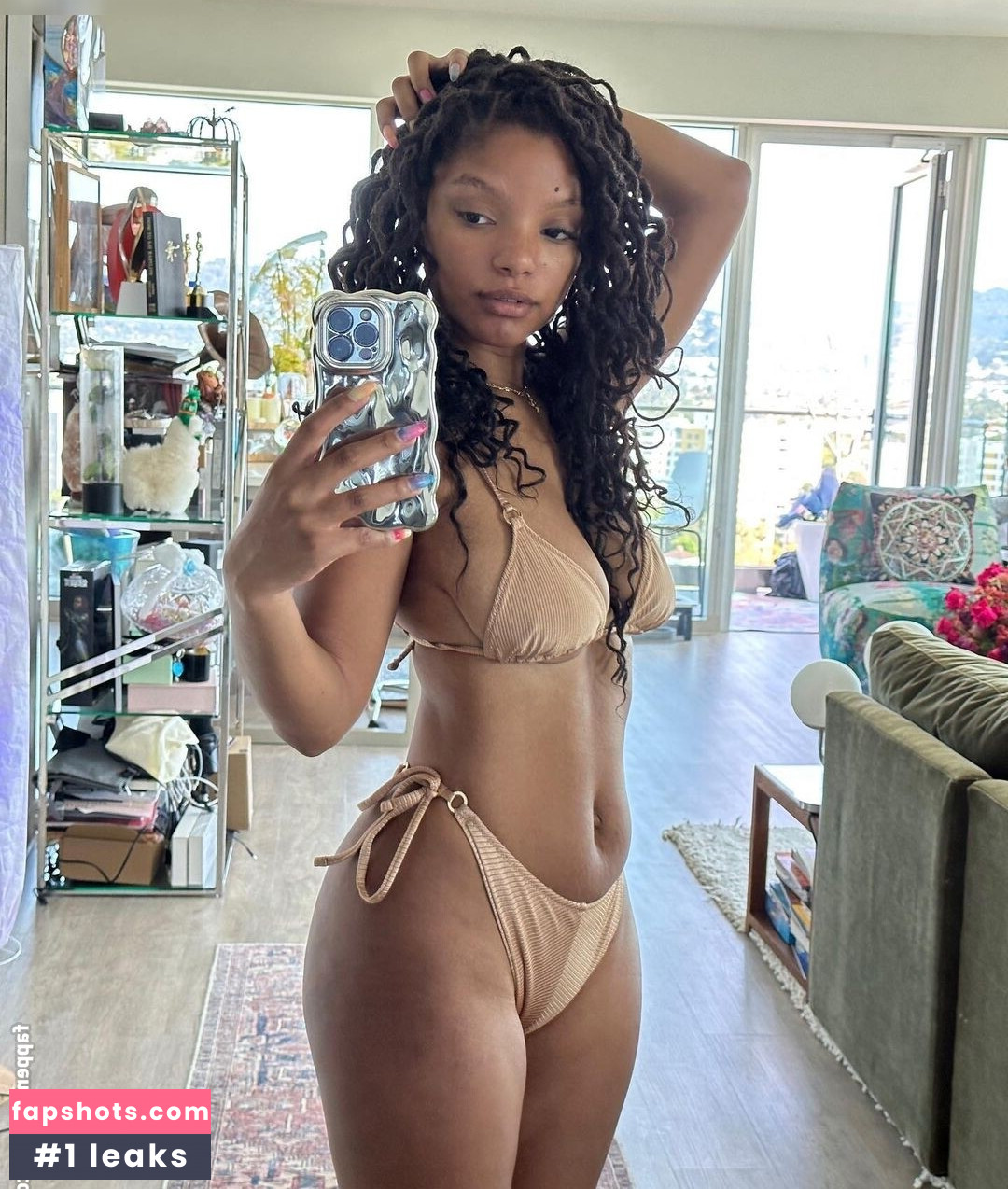 Halle Bailey gallery photo #160