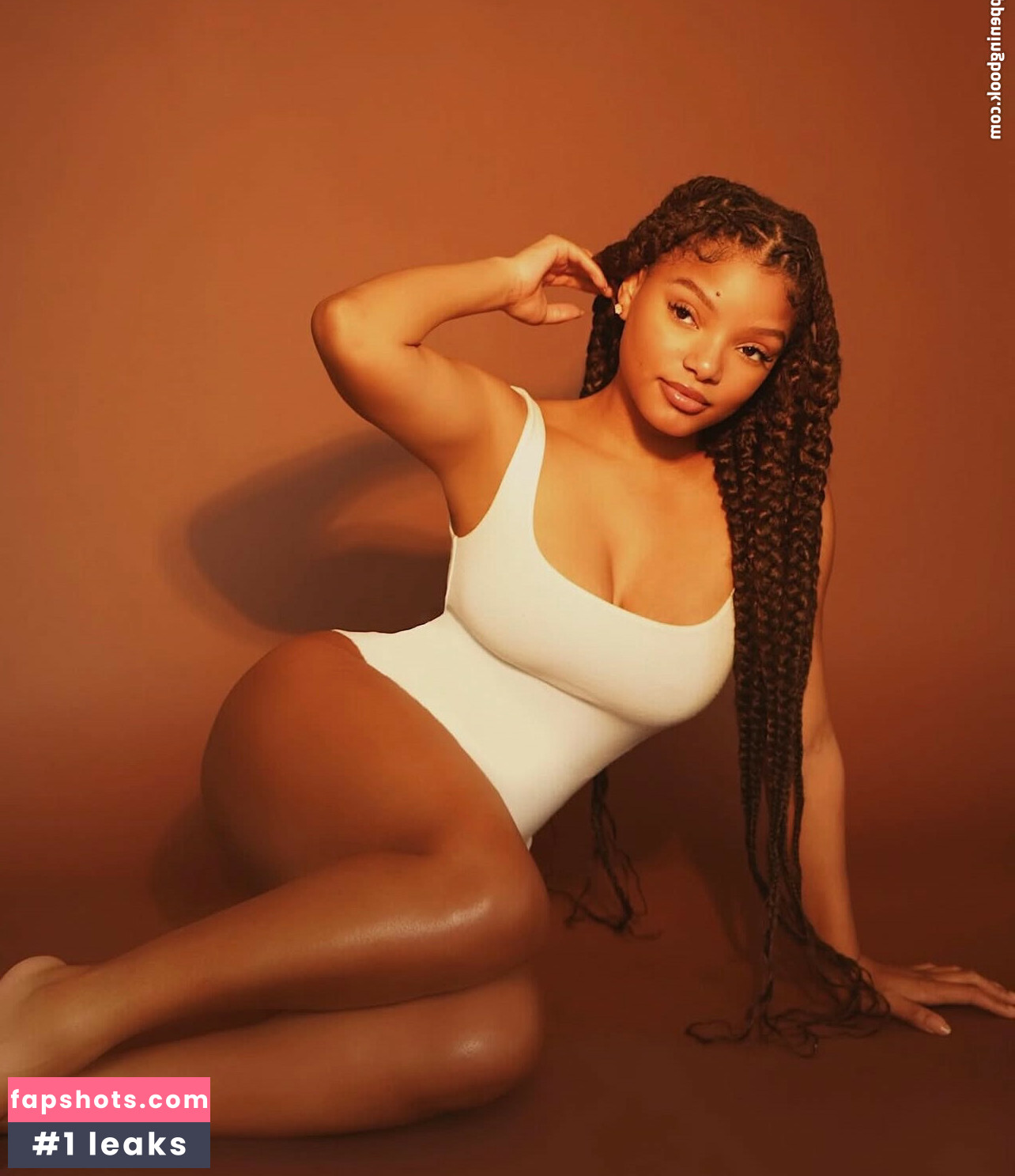 Halle Bailey gallery photo #19