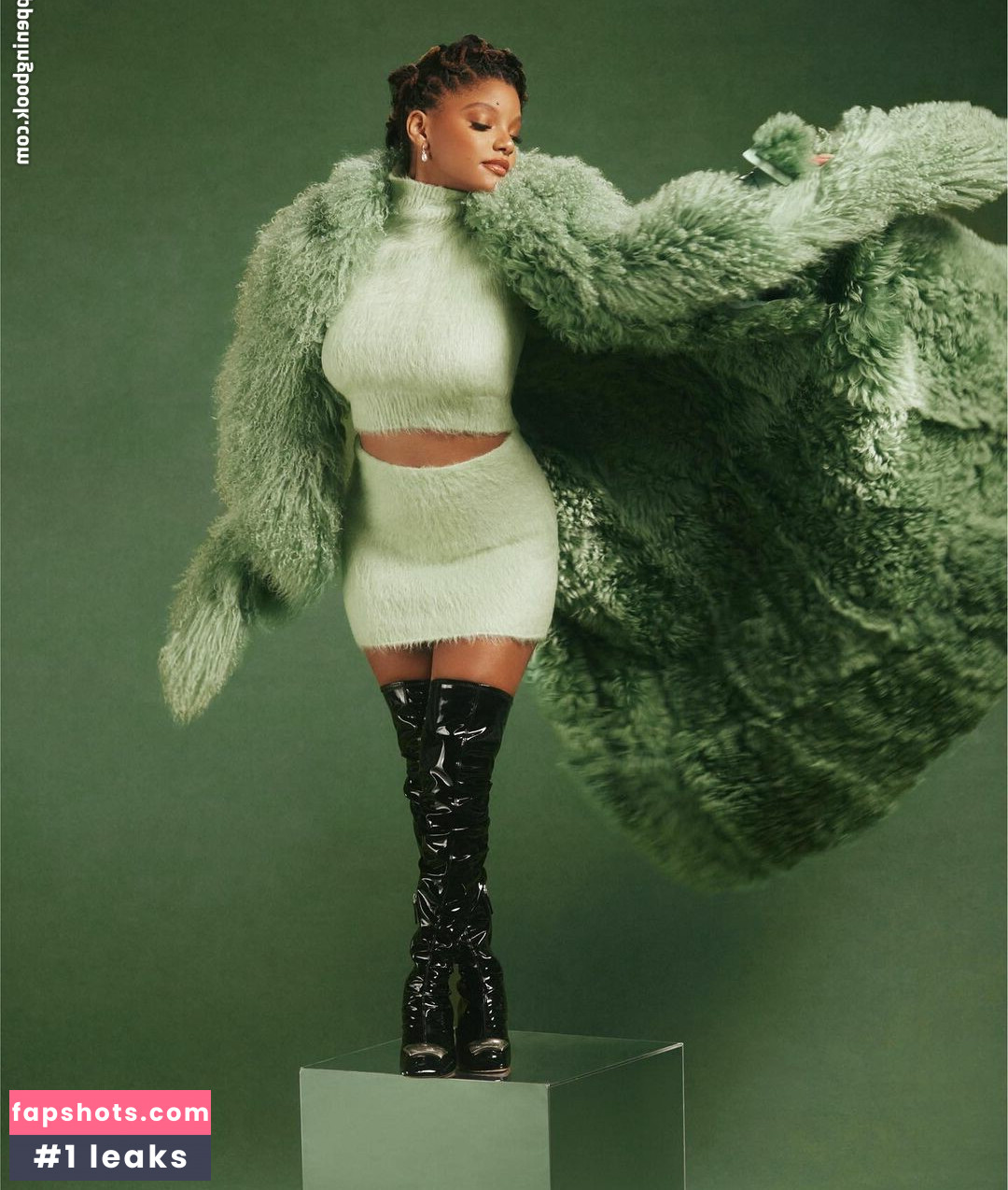 Halle Bailey gallery photo #193