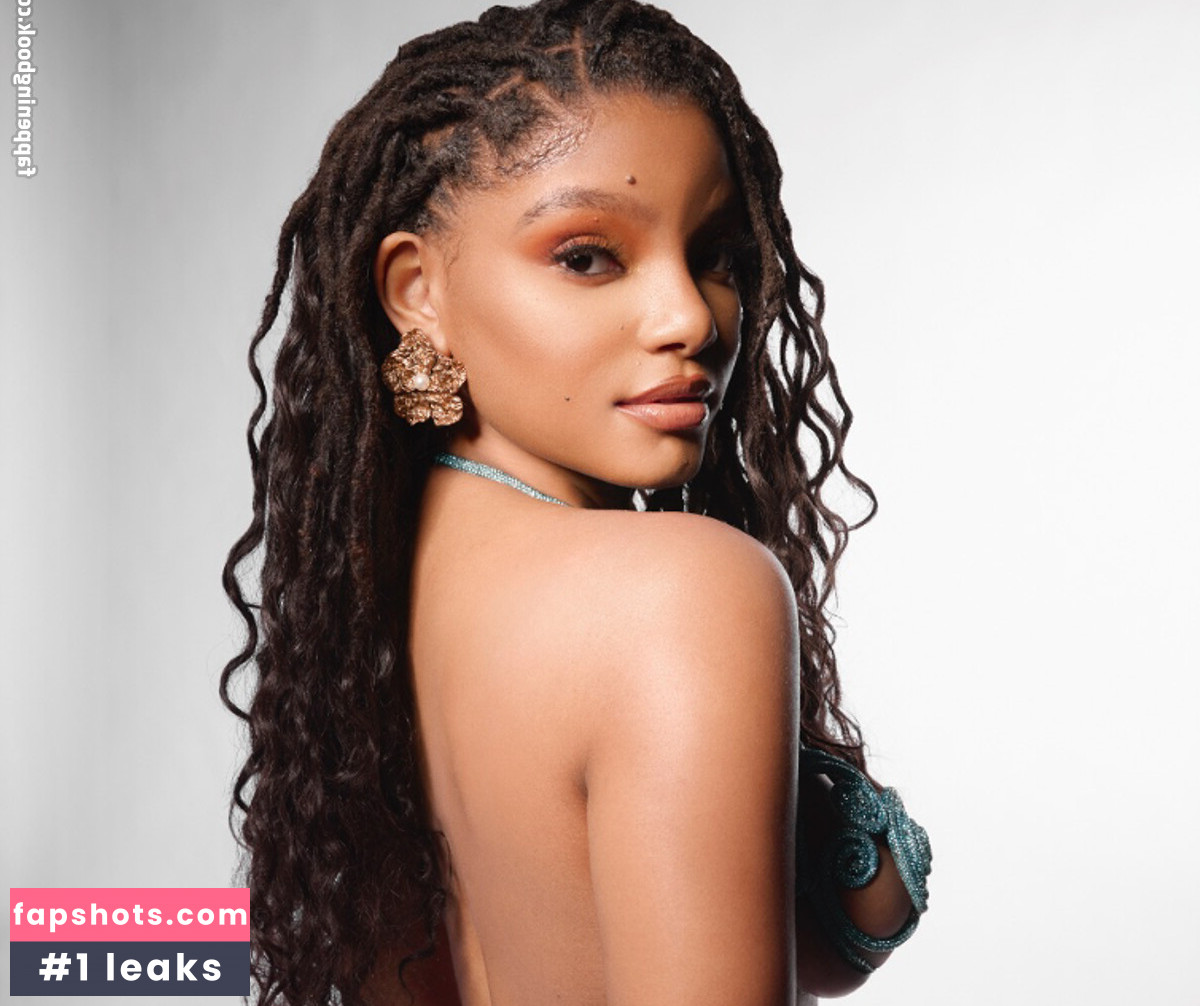 Halle Bailey gallery photo #3