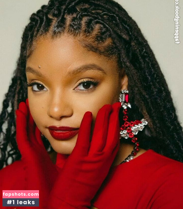 Halle Bailey gallery photo #21