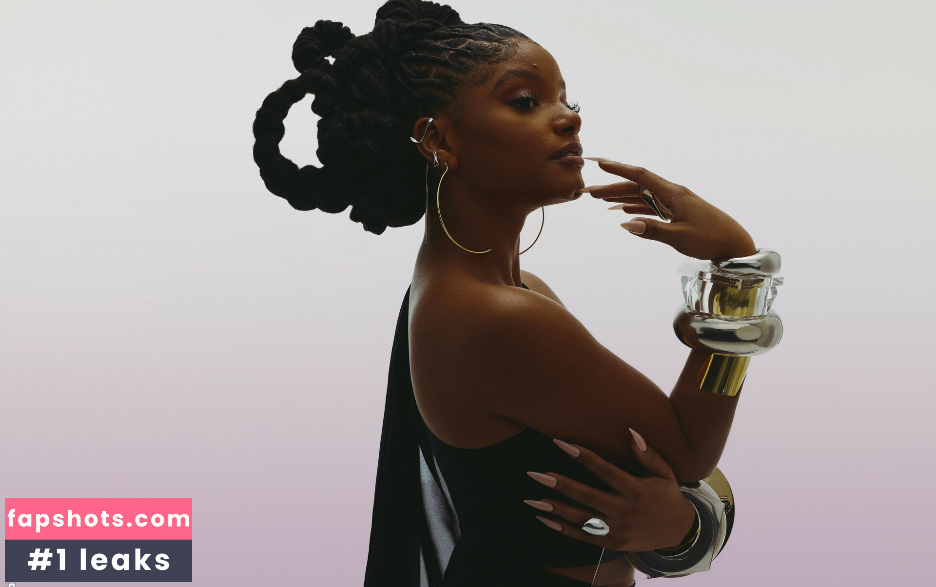 Halle Bailey gallery photo #215