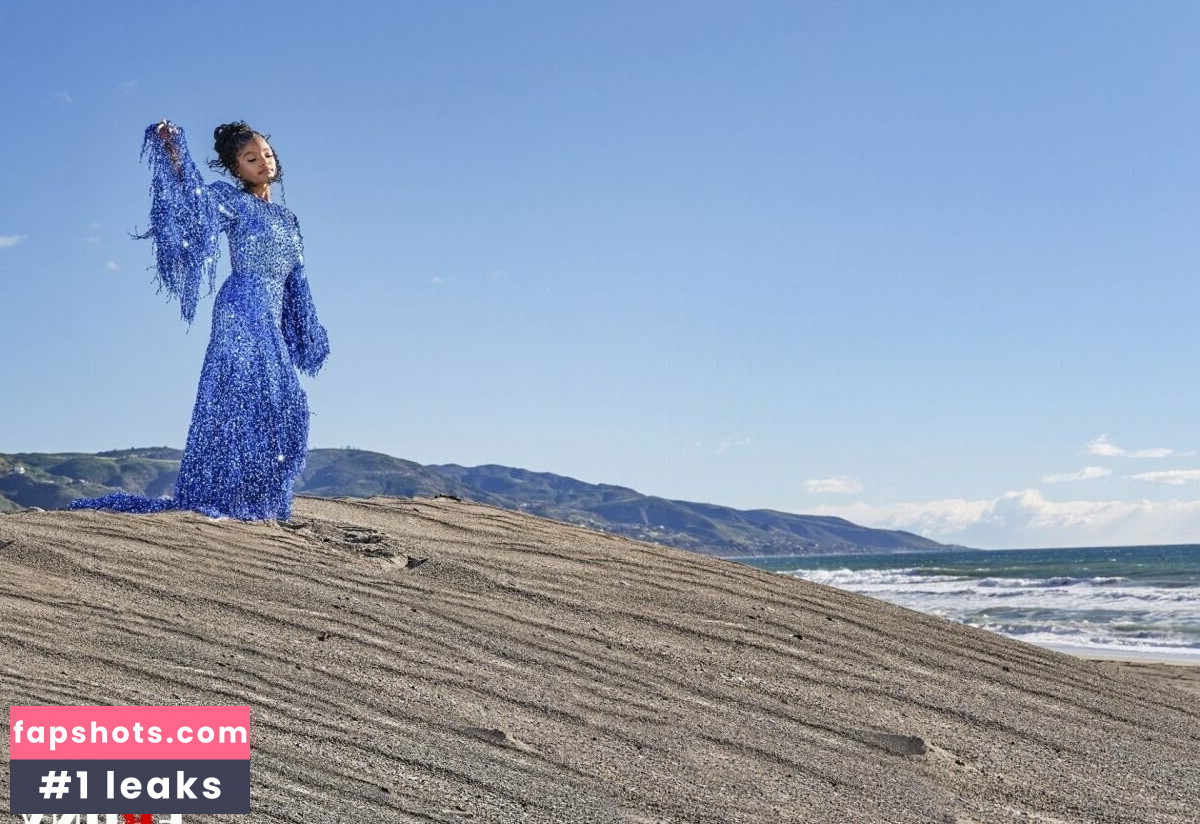 Halle Bailey gallery photo #243