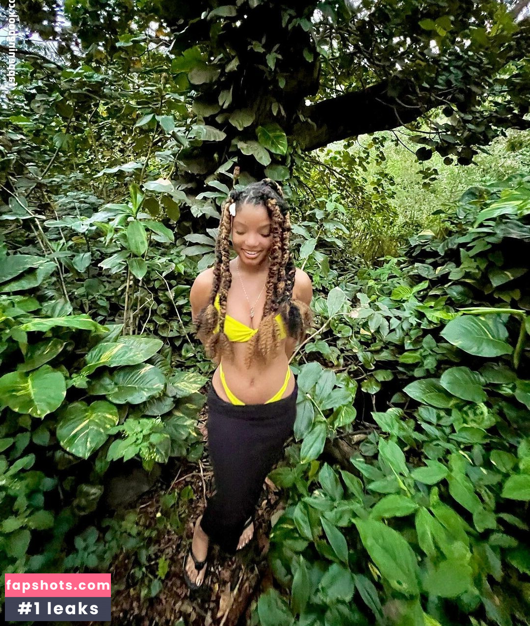 Halle Bailey gallery photo #300