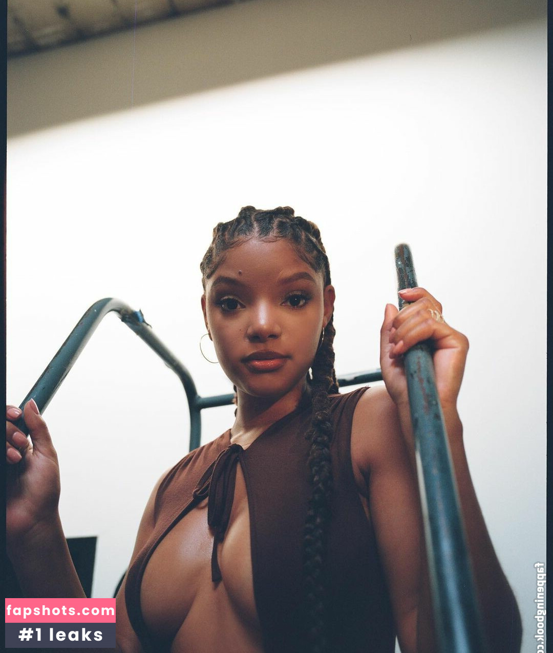 Halle Bailey gallery photo #305