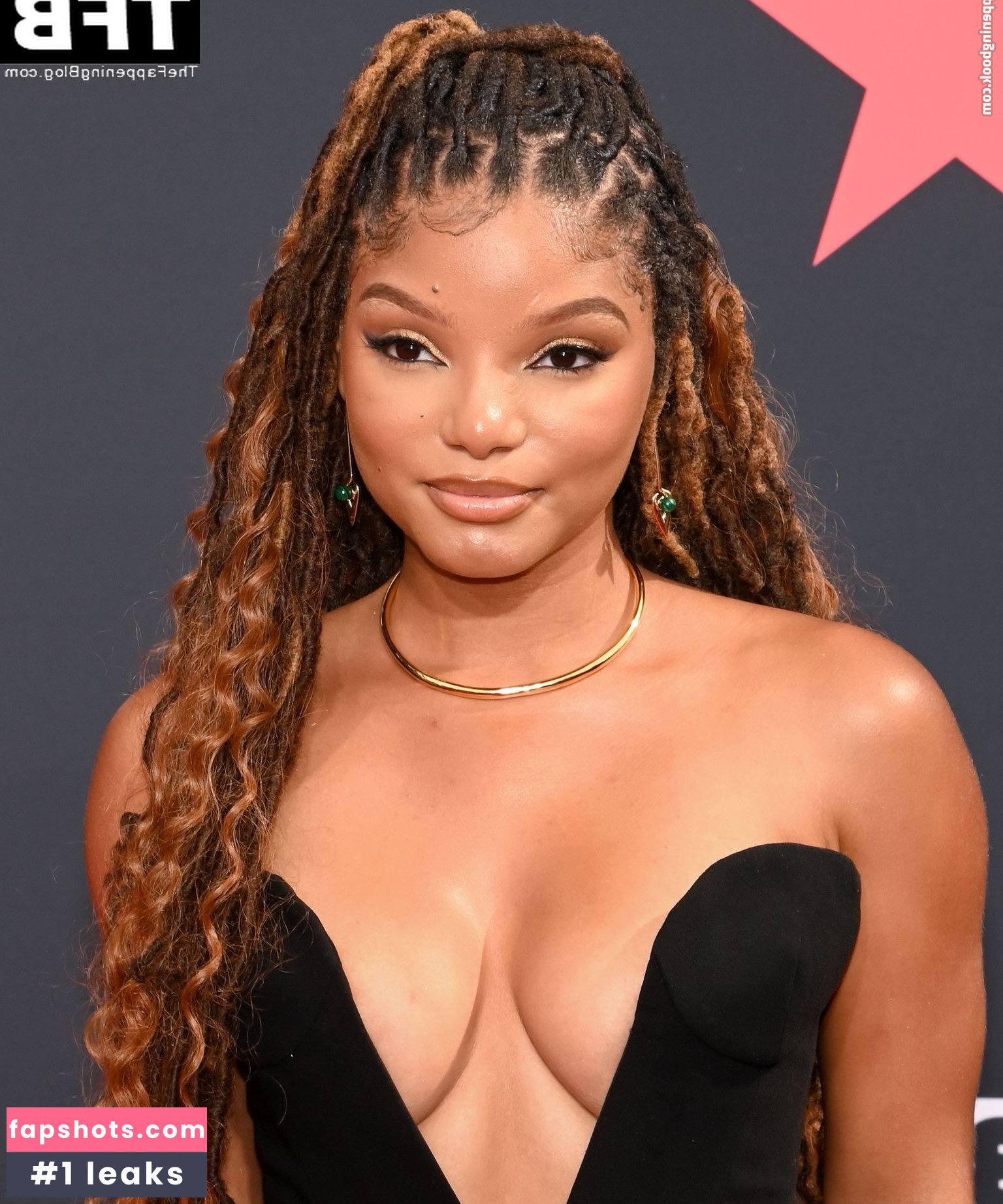 Halle Bailey gallery photo #341