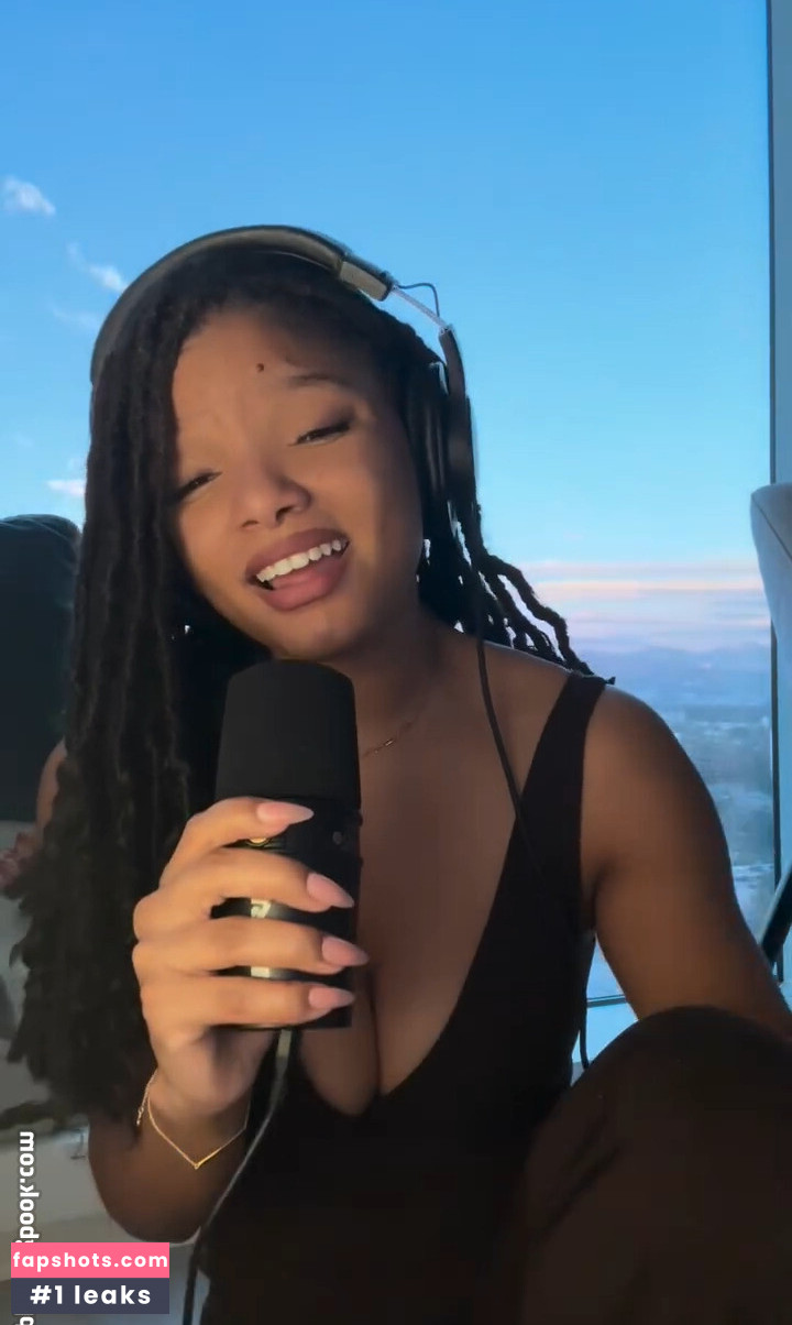 Halle Bailey gallery photo #92
