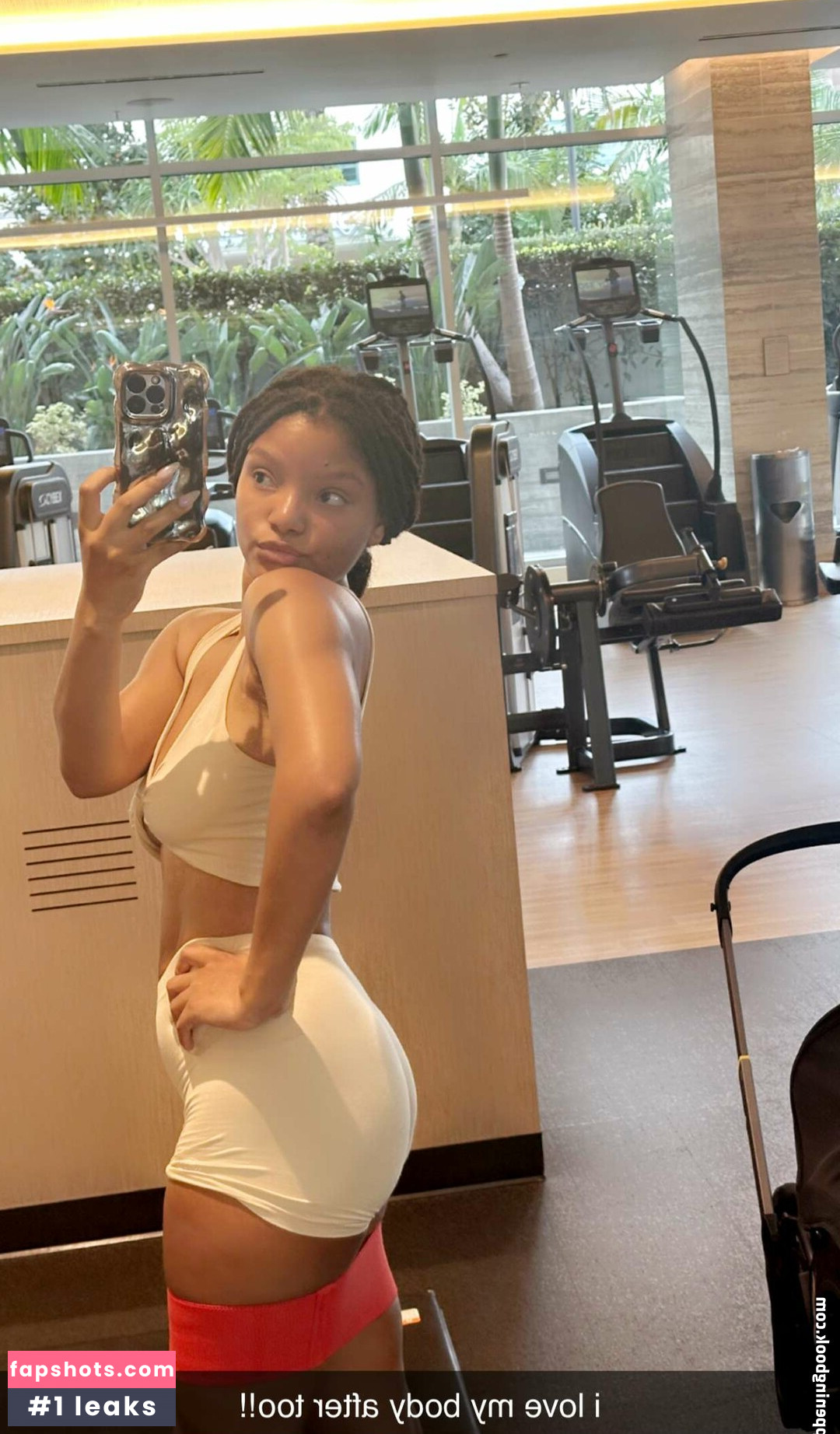 Halle Bailey gallery photo #98