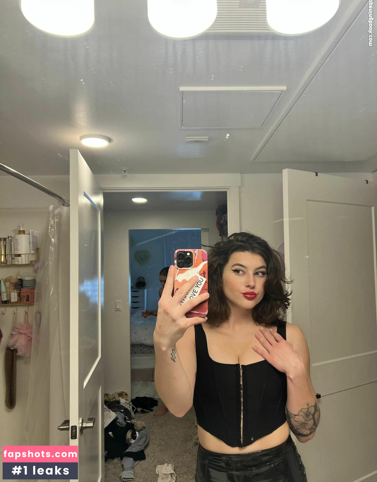 Halle Nottage gallery photo #12