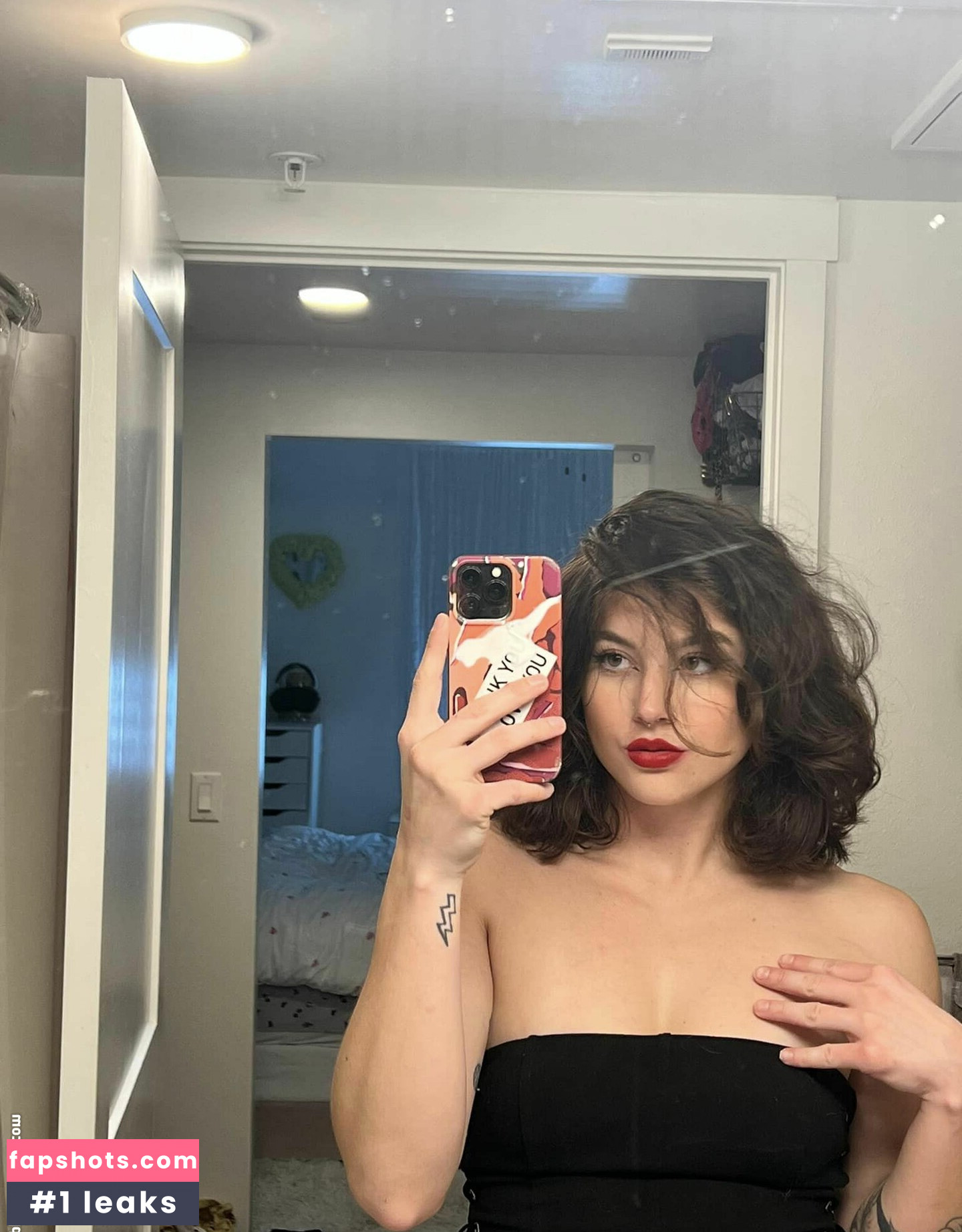 Halle Nottage gallery photo #3