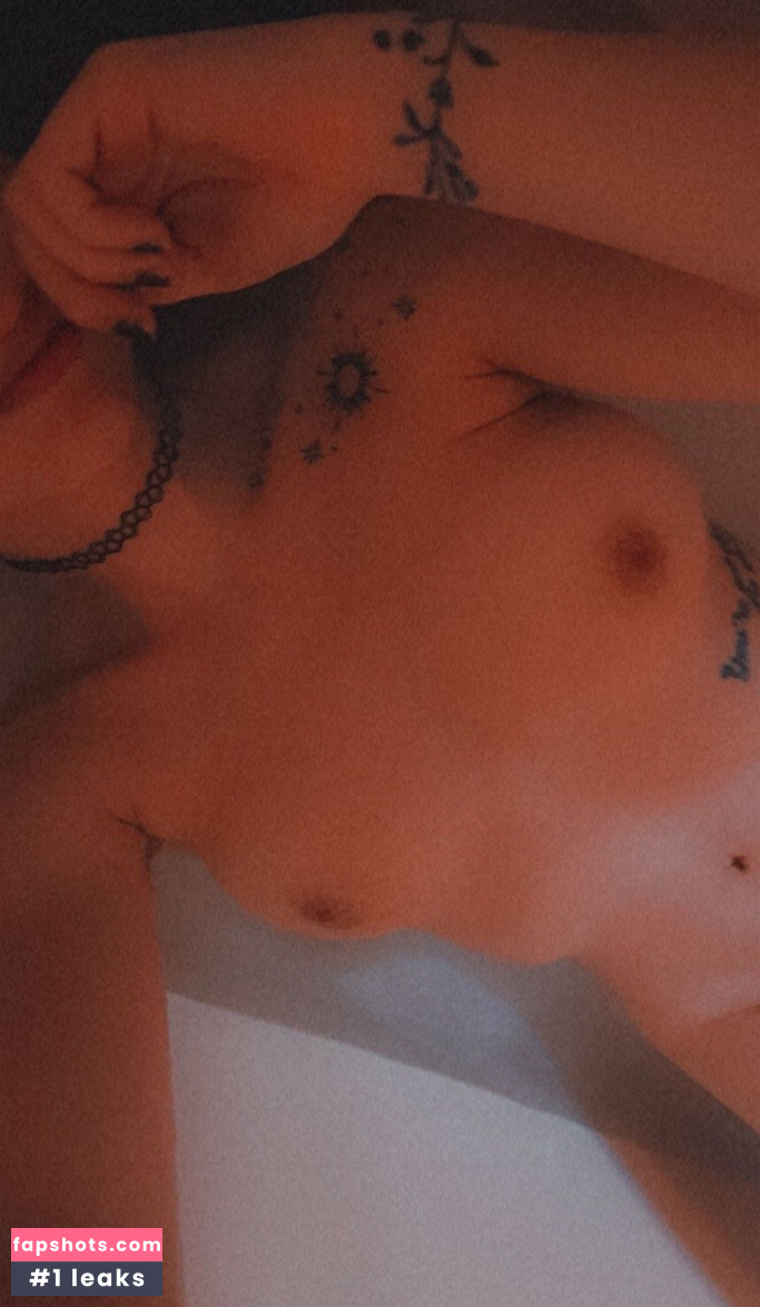 Halley gallery photo #37