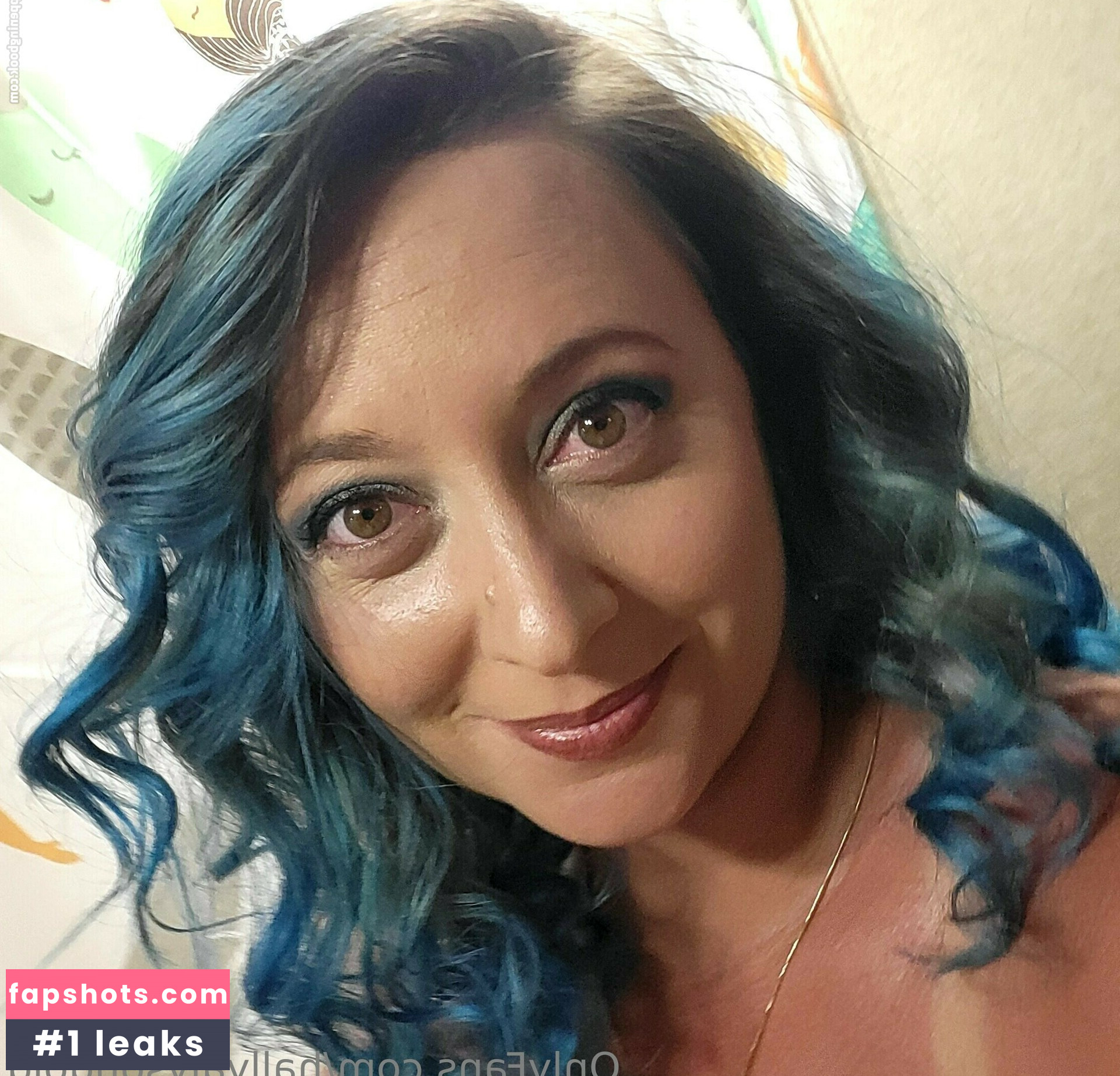 Hally Alyson gallery photo #2