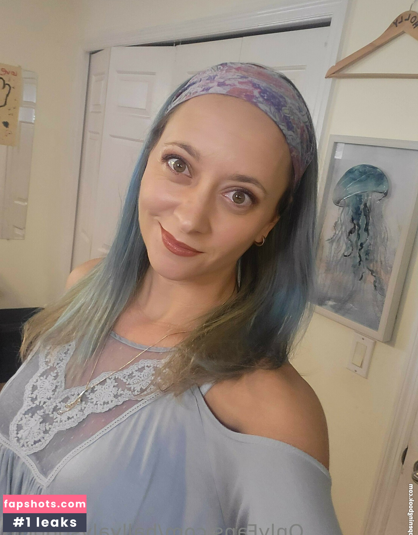 Hally Alyson gallery photo #7