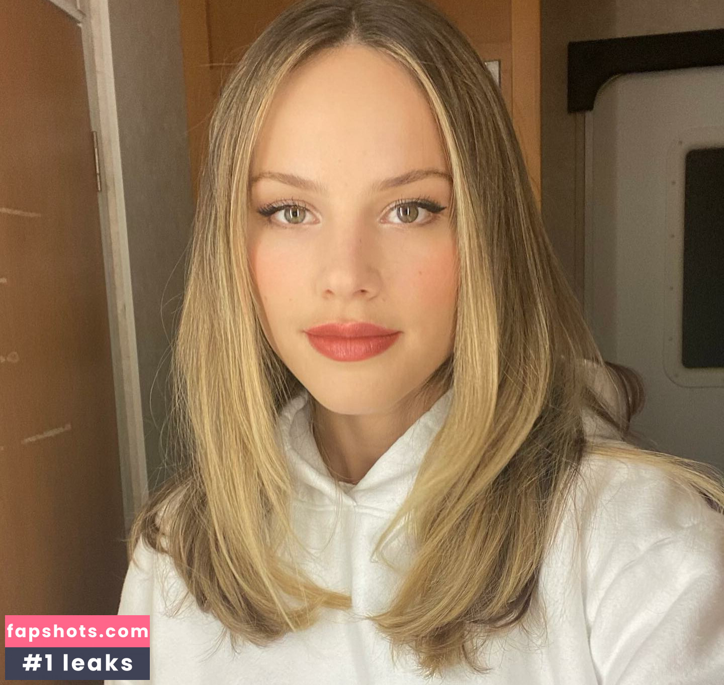 Halston Sage gallery photo #15