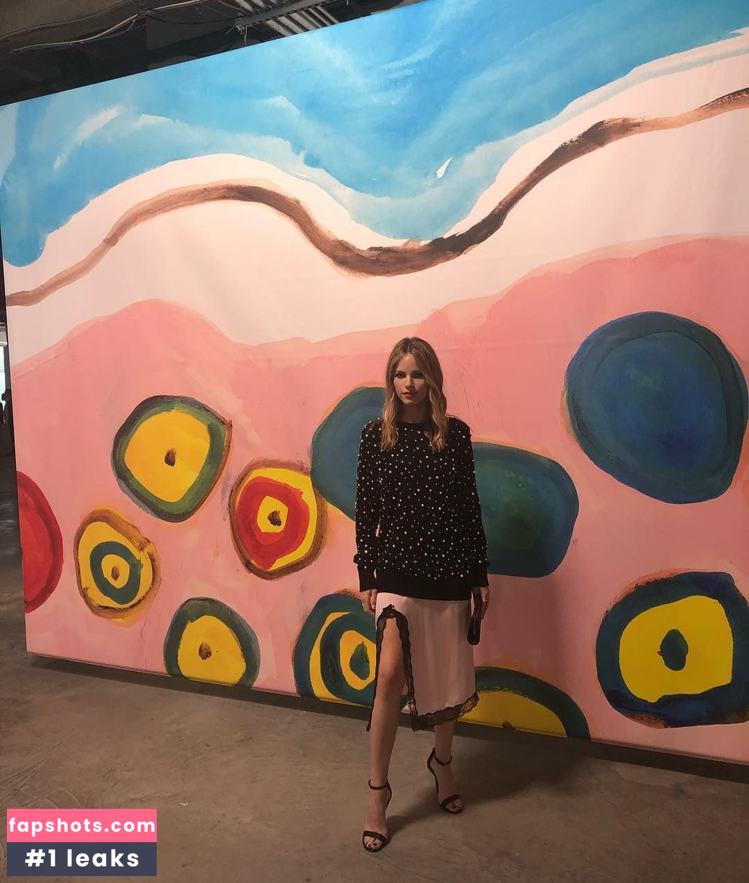 Halston Sage gallery photo #36