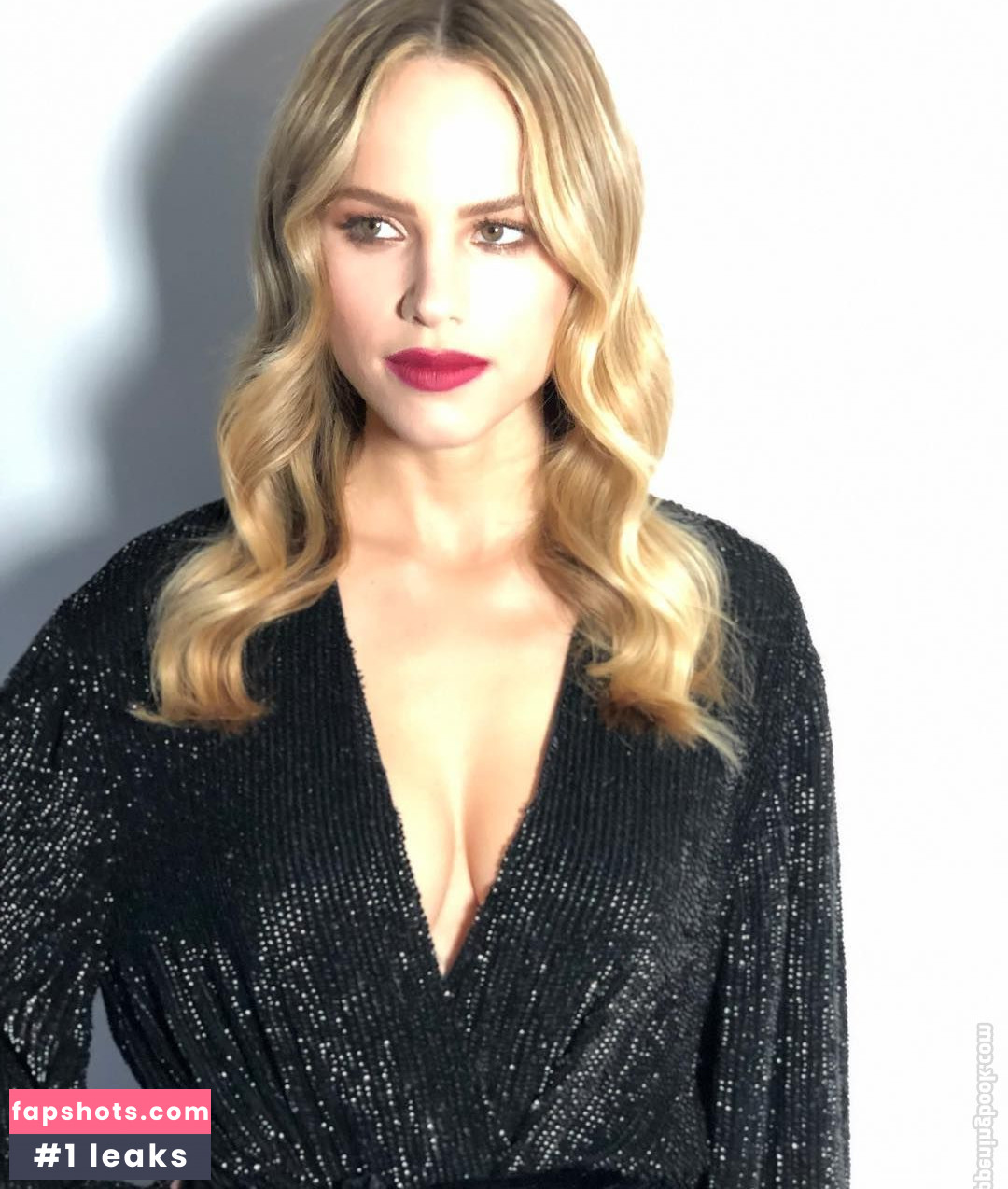 Halston Sage gallery photo #37