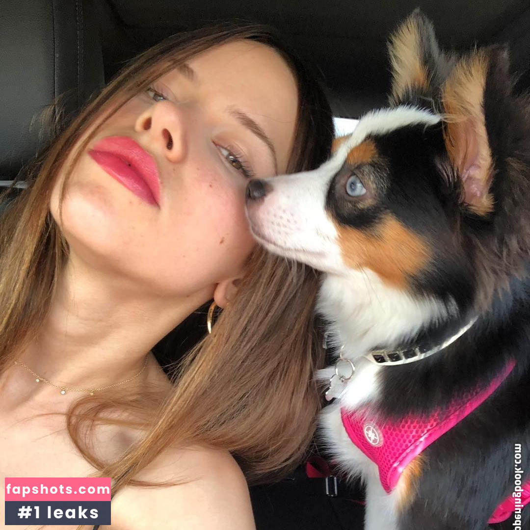 Halston Sage gallery photo #38