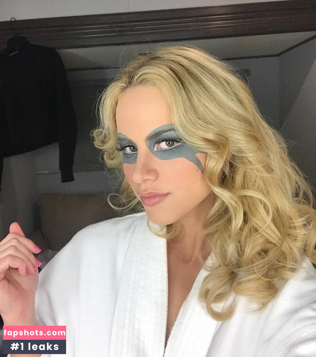 Halston Sage gallery photo #42