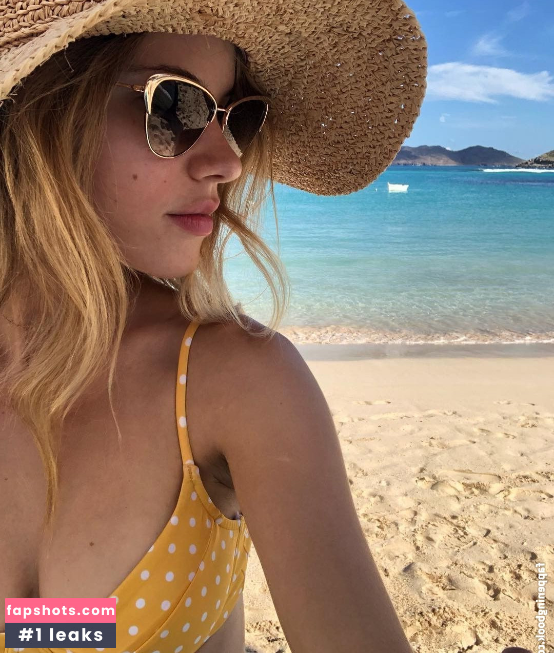 Halston Sage gallery photo #47