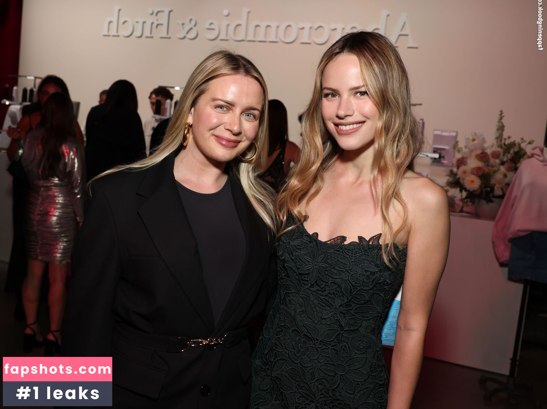 Halston Sage gallery photo #9