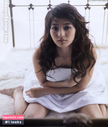 Han Chae-young gallery photo #3