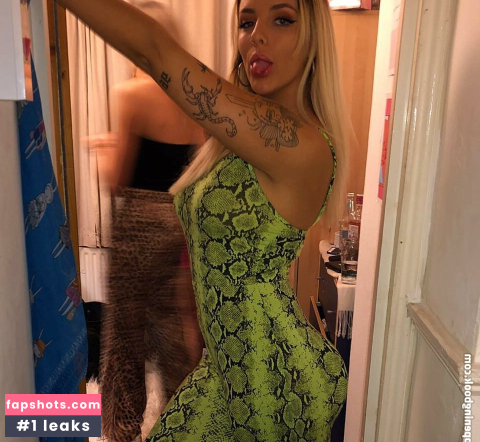 Hana Alexiss gallery photo #5