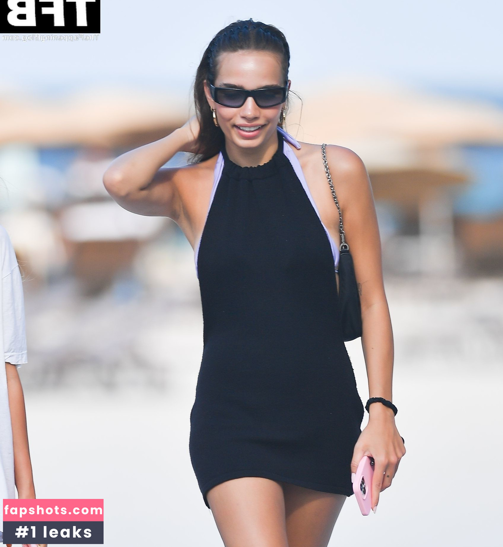 Hana Cross gallery photo #113