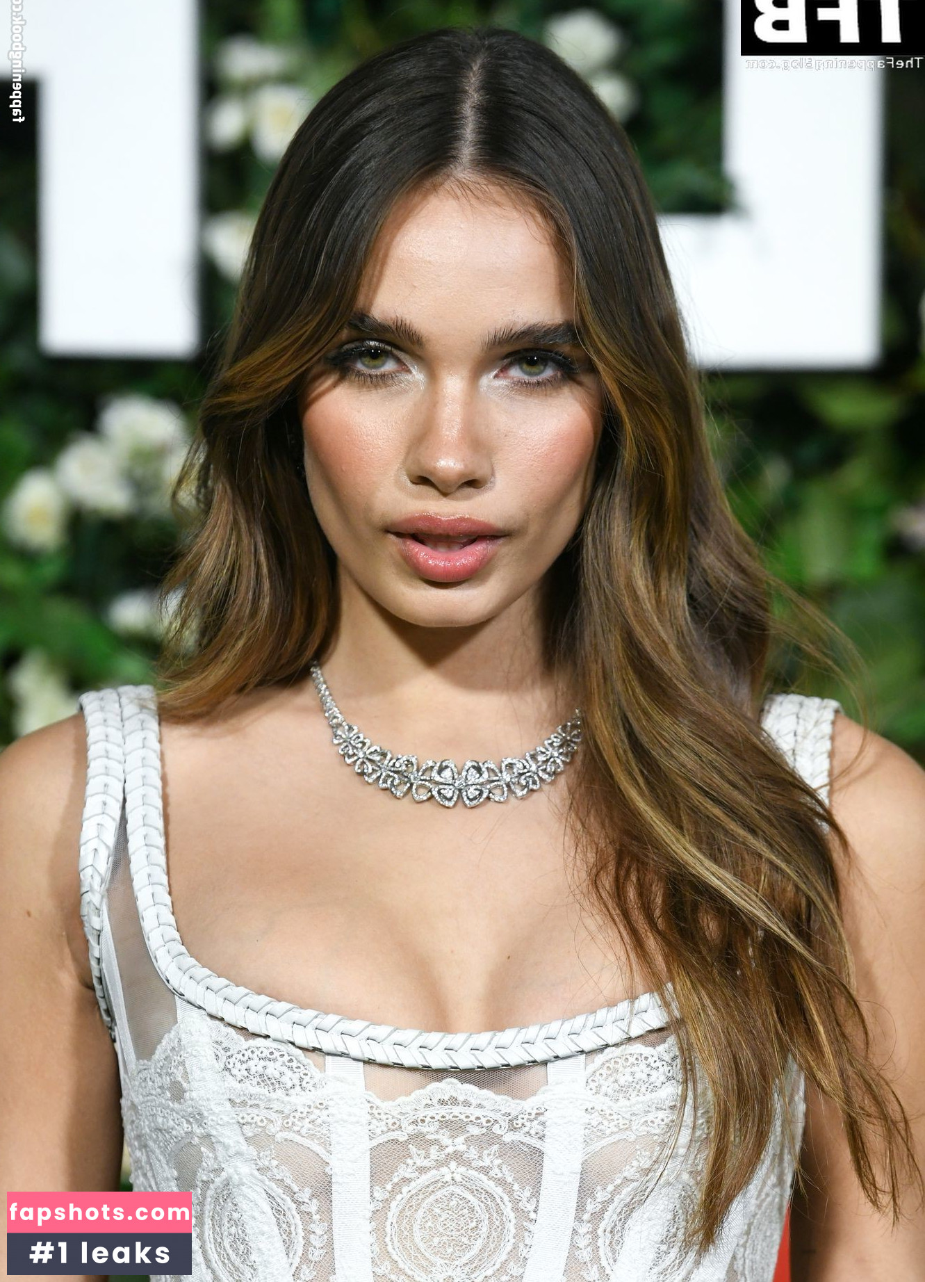 Hana Cross gallery photo #138