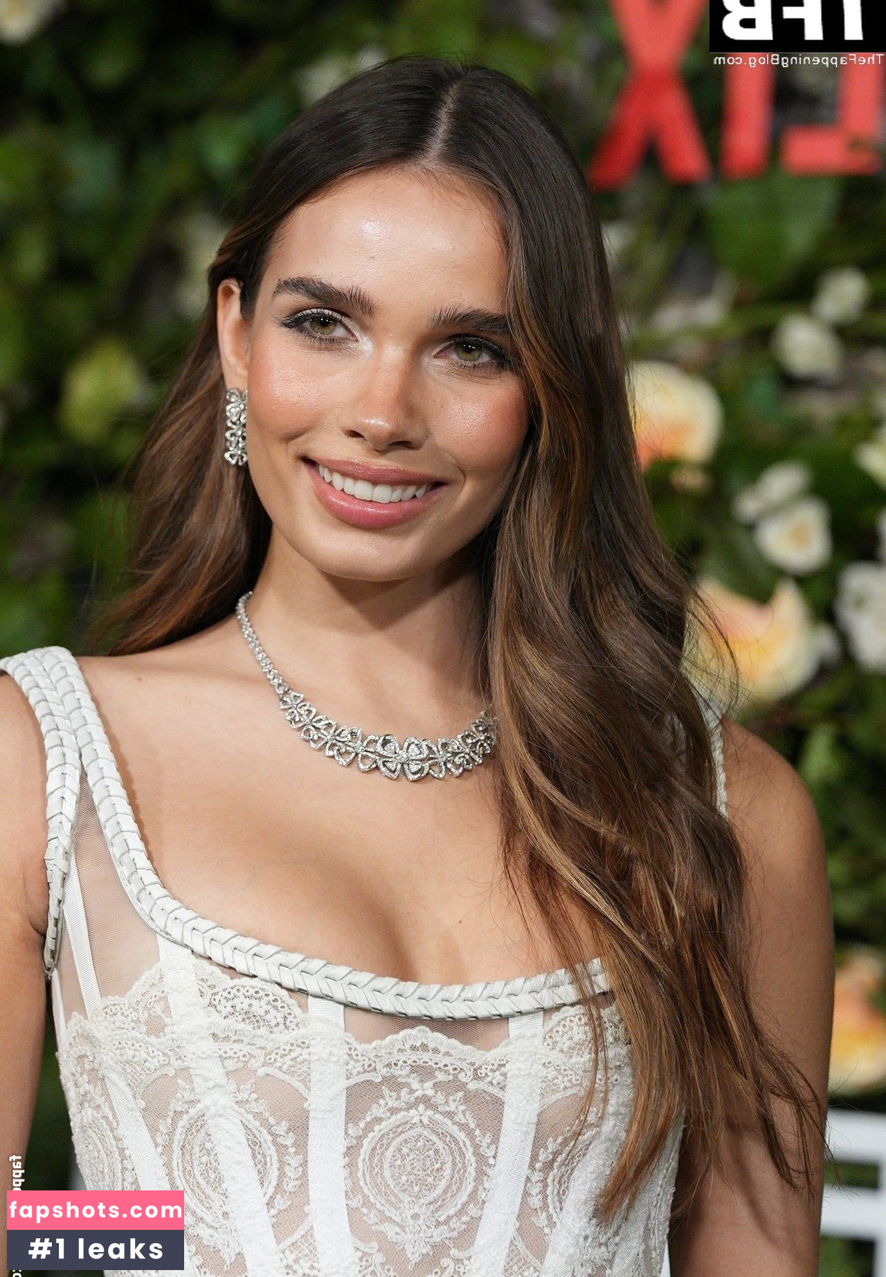 Hana Cross gallery photo #164