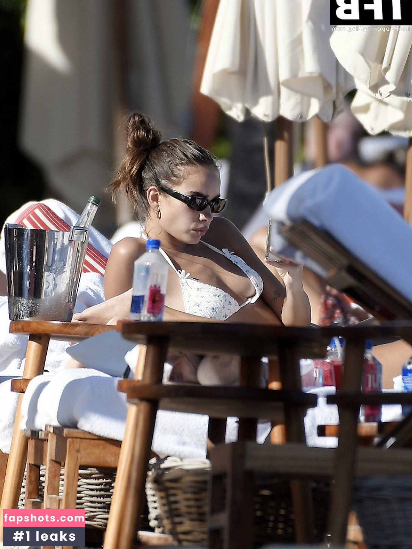 Hana Cross gallery photo #185