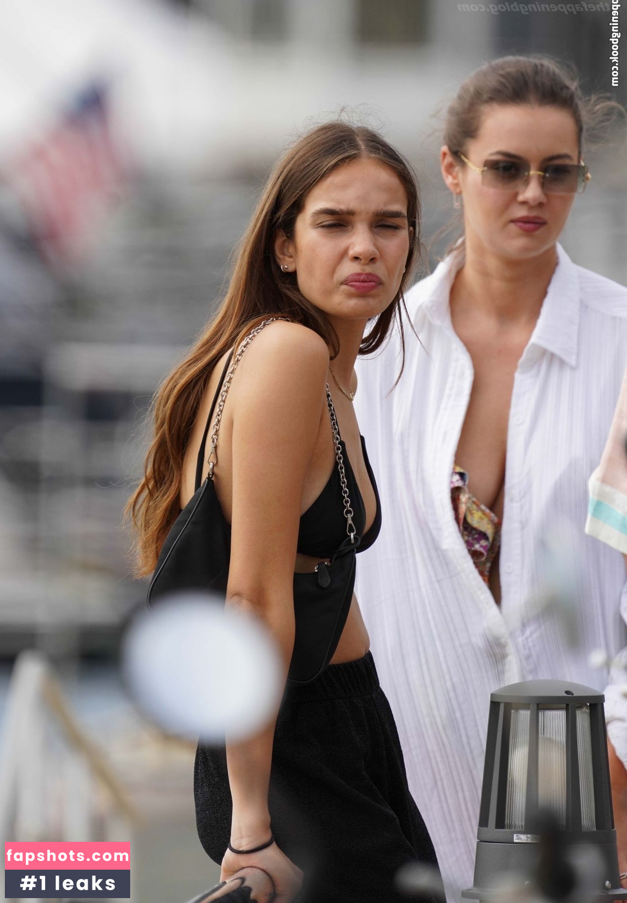 Hana Cross gallery photo #234