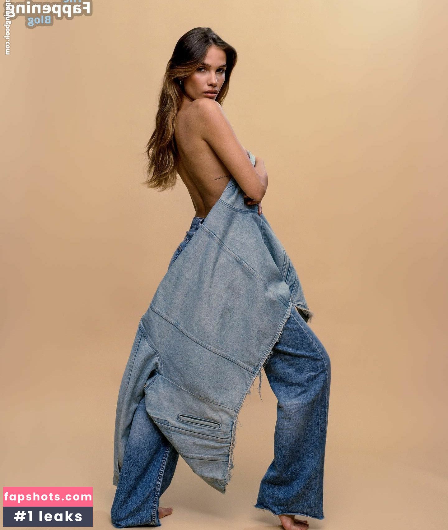 Hana Cross gallery photo #67