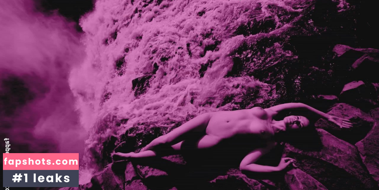 Hana Nitsche gallery photo #101