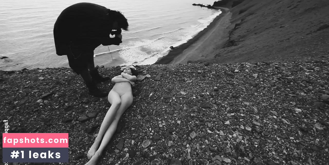 Hana Nitsche gallery photo #119