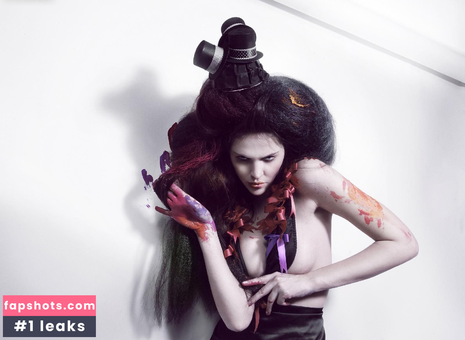 Hana Nitsche gallery photo #4