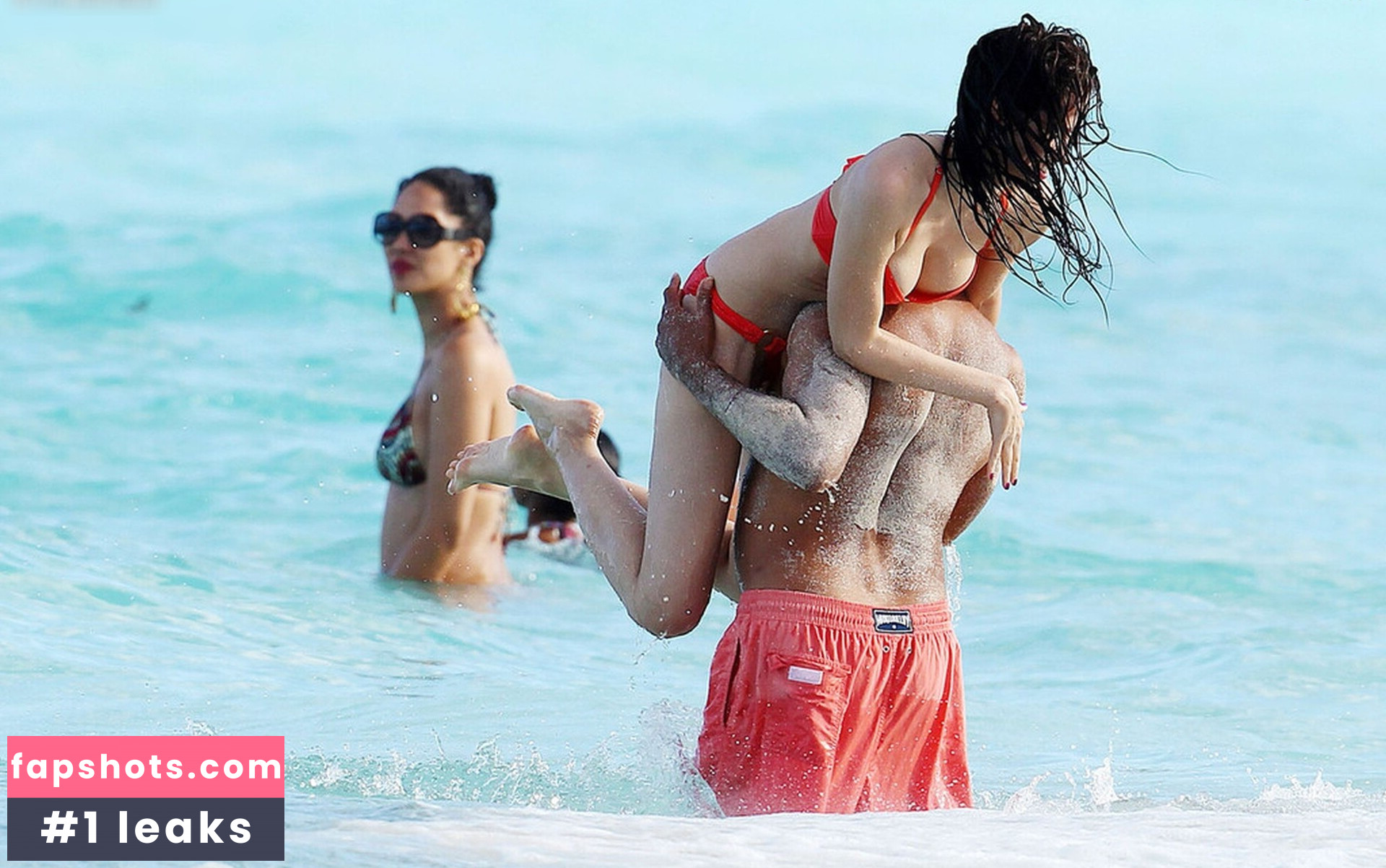 Hana Nitsche gallery photo #58