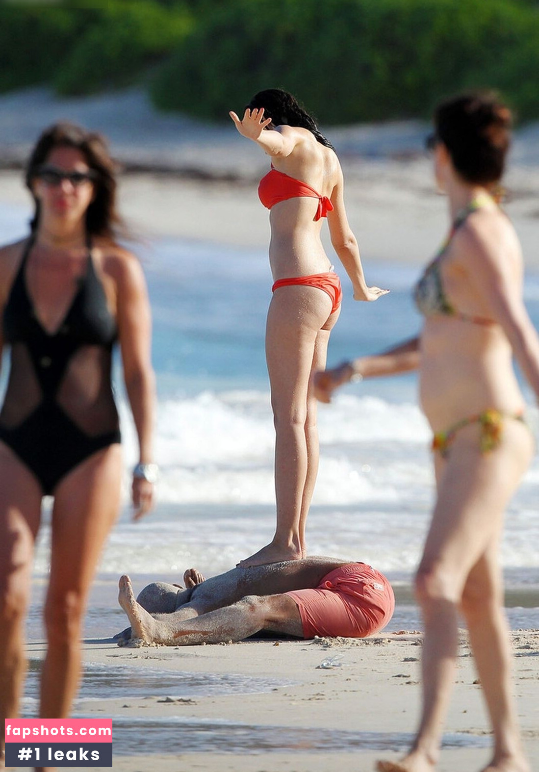 Hana Nitsche gallery photo #61