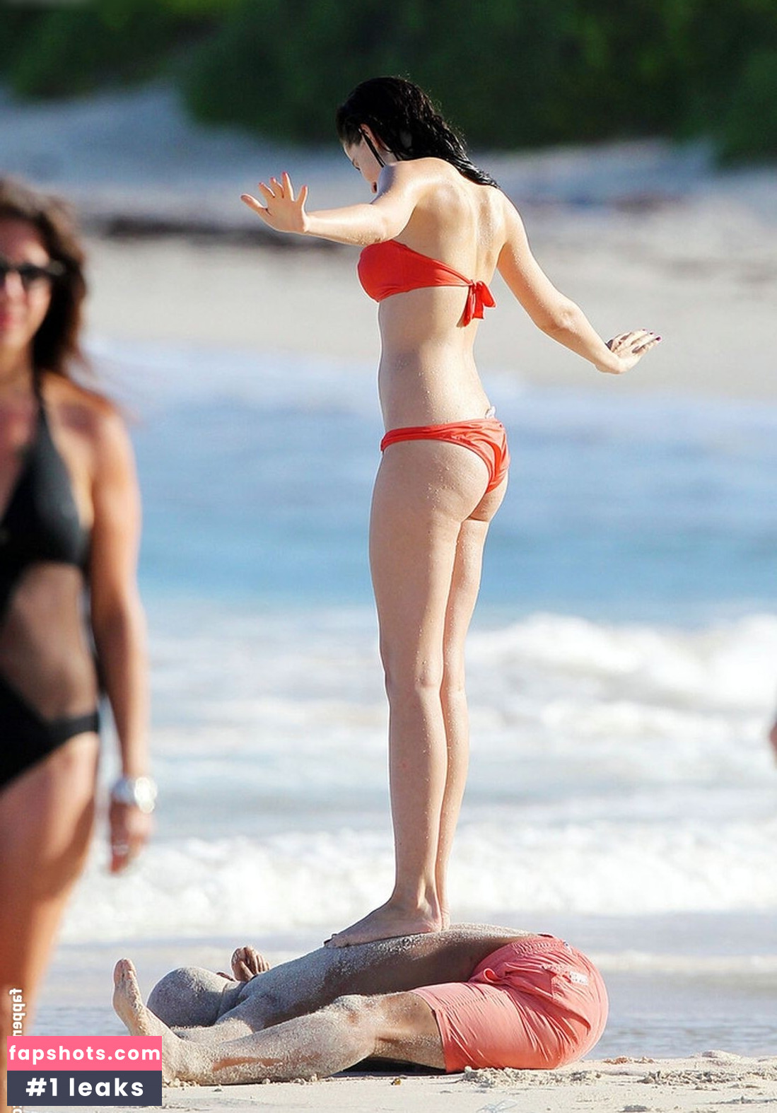 Hana Nitsche gallery photo #62